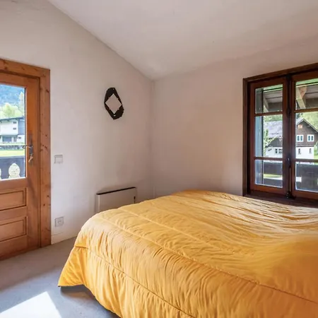 Domek alpejski Family Home With A Garden Overlooking Mont Blanc *