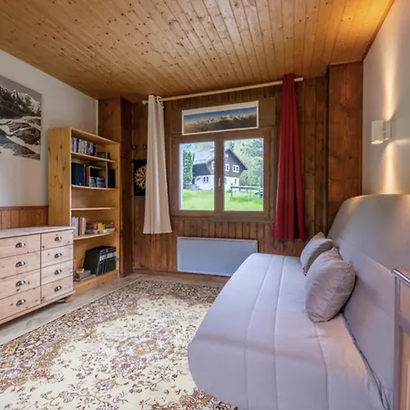 Domek alpejski Family Home With A Garden Overlooking Mont Blanc Chamonix