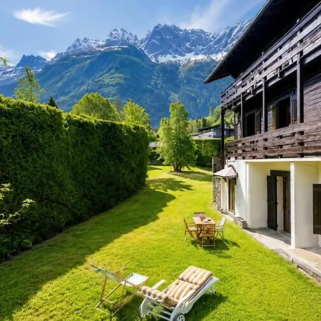 Family Home With A Garden Overlooking Mont Blanc Domek alpejski